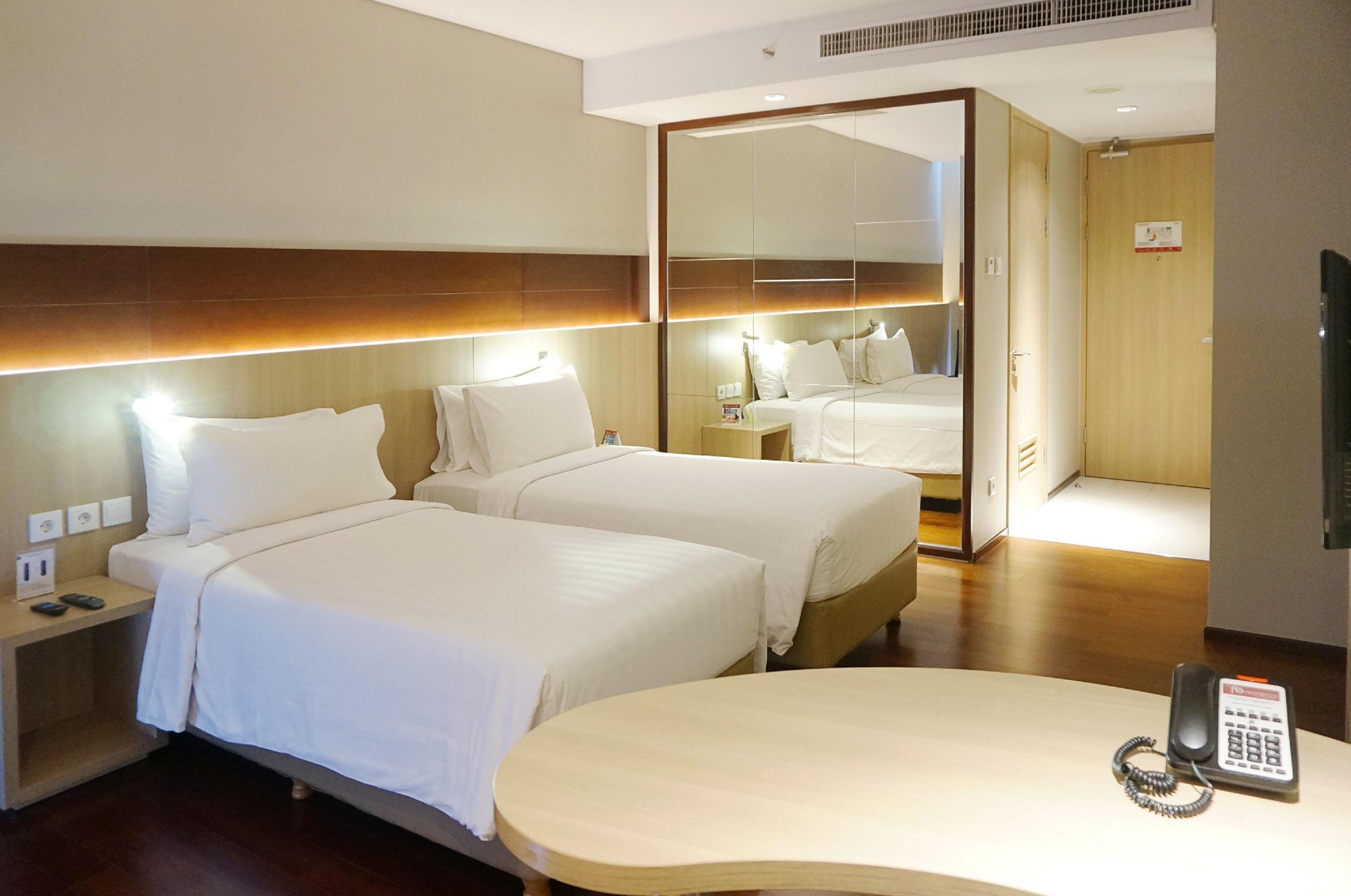 Ra Premiere Simatupang Hotel Cilandak  Exterior photo