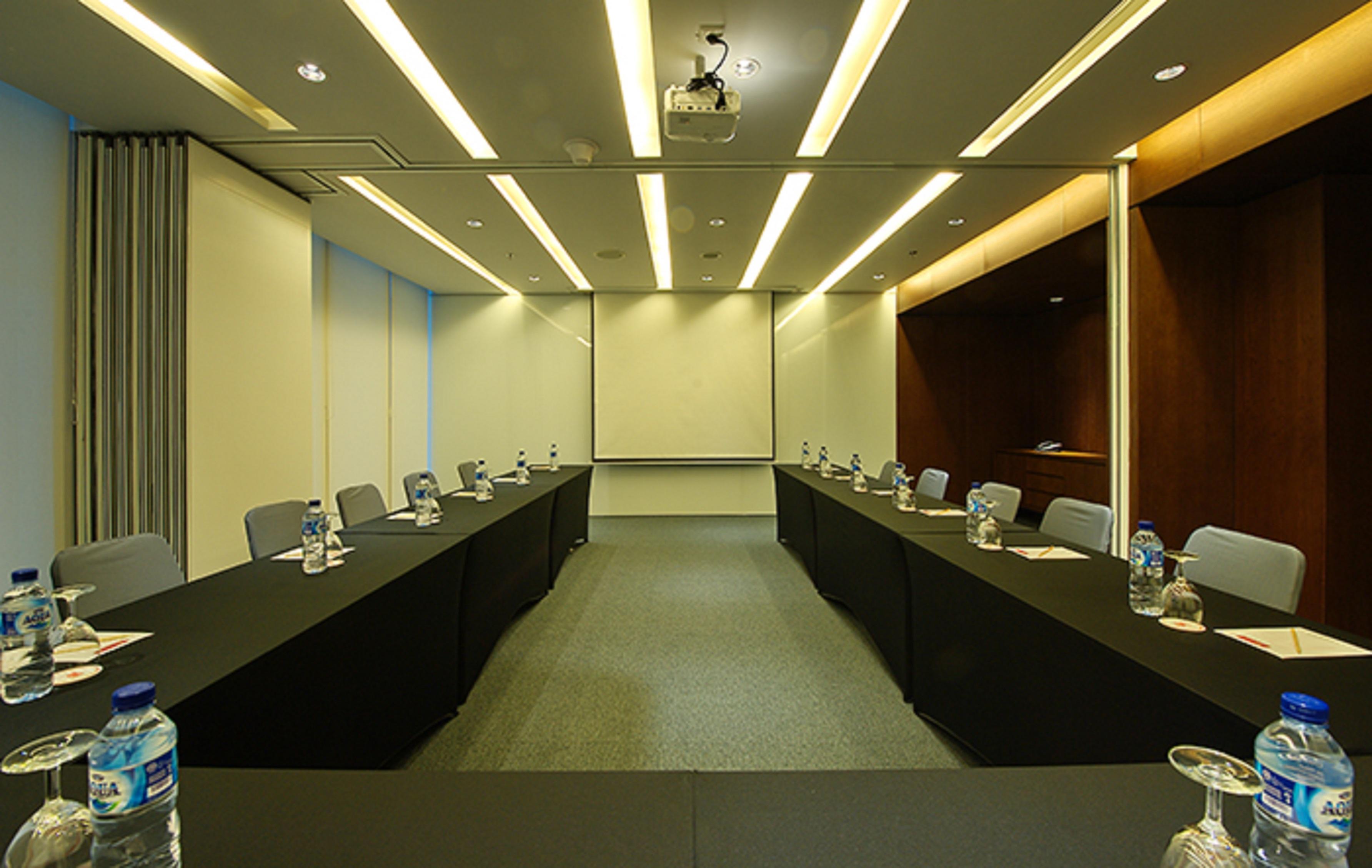 Ra Premiere Simatupang Hotel Cilandak  Exterior photo