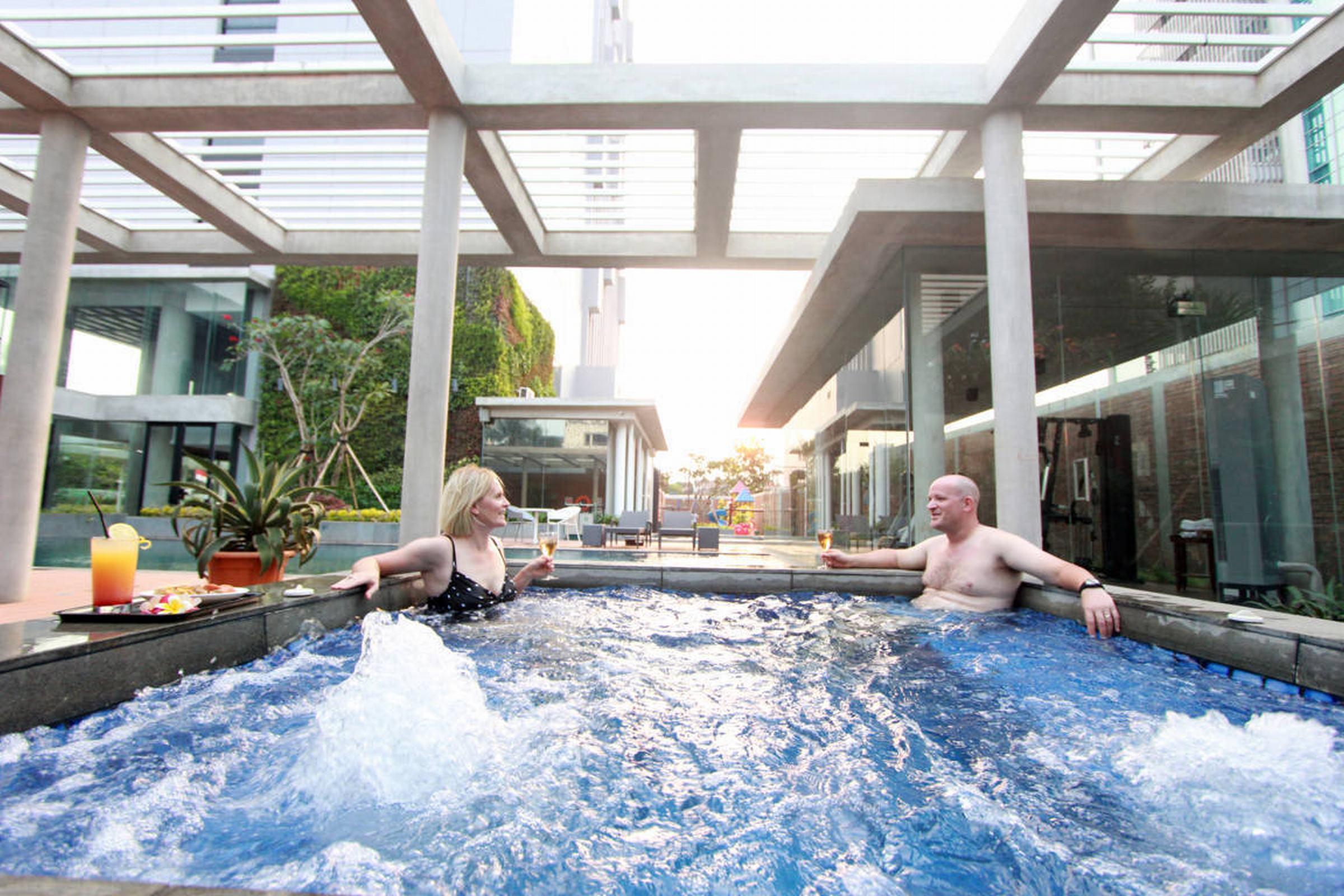 Ra Premiere Simatupang Hotel Cilandak  Exterior photo