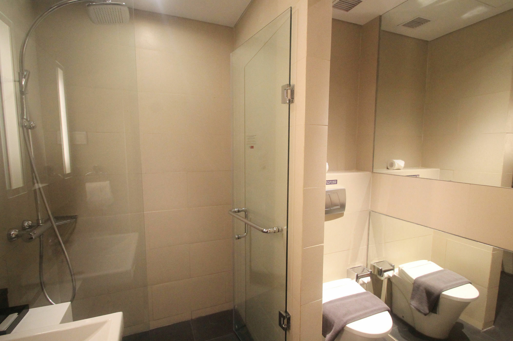 Ra Premiere Simatupang Hotel Cilandak  Exterior photo